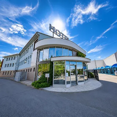 Vaka Hotel